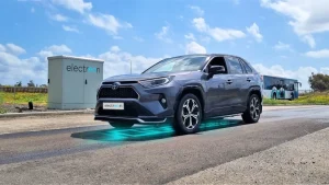 coche eléctrico circula durante más de 100 horas y casi 2000km sin detenerse